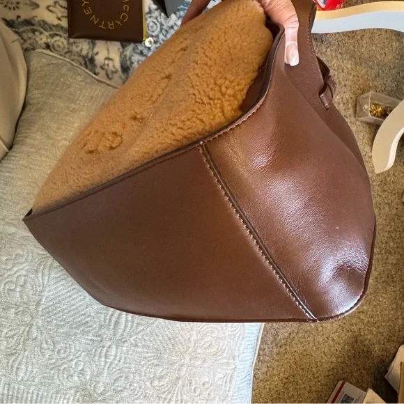 Stella McCartney Vegan Teddy bag and a wallet preowned - Picture 11 of 17